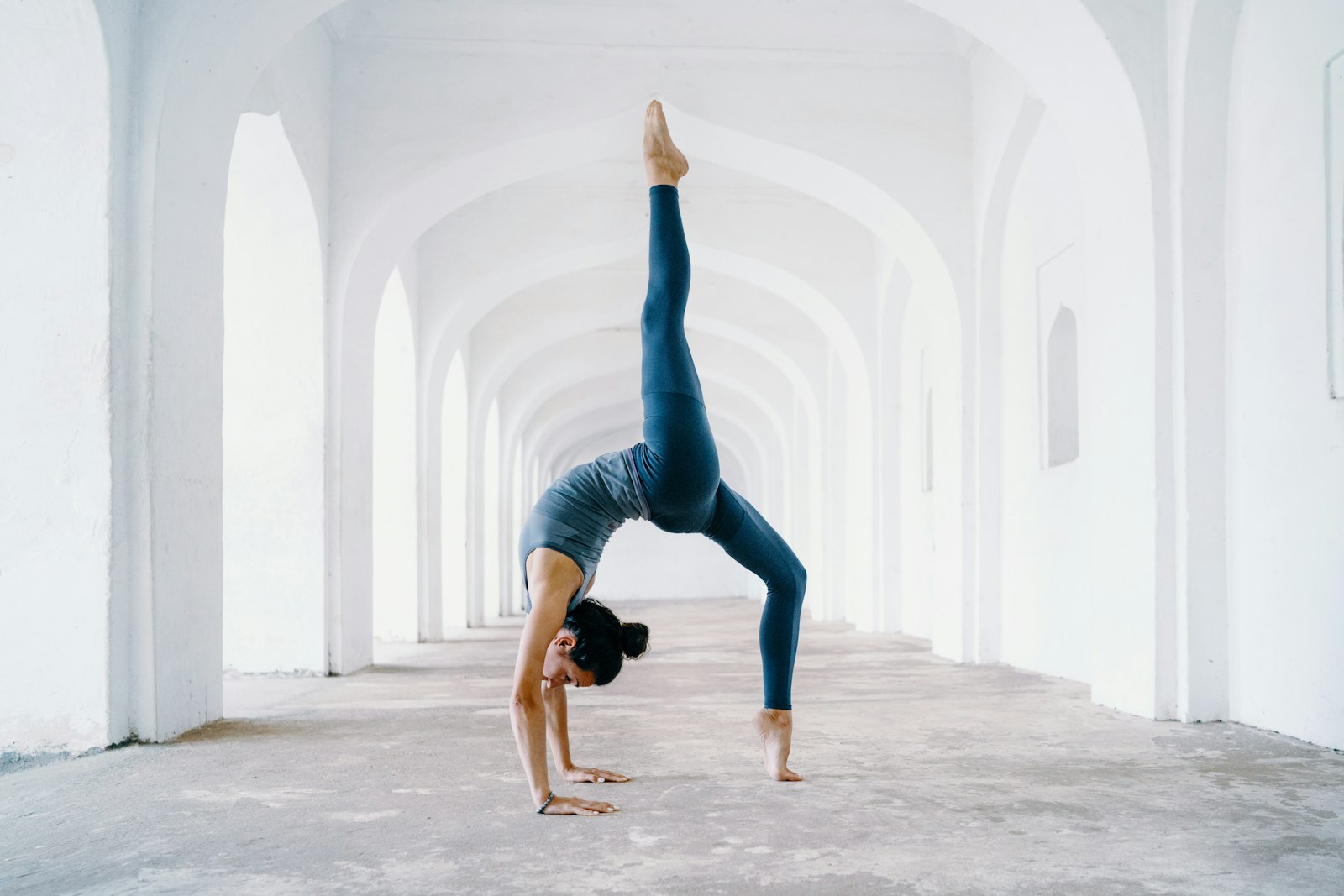 De studio van Maury Pilates, rustig ingericht met daglicht